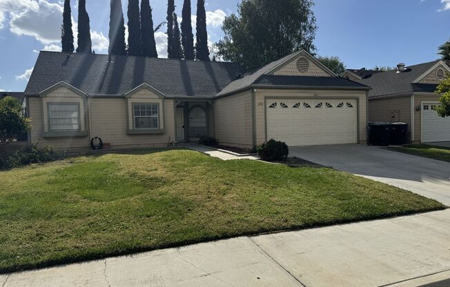 3 bed 2 bath House in Riverside for lease.