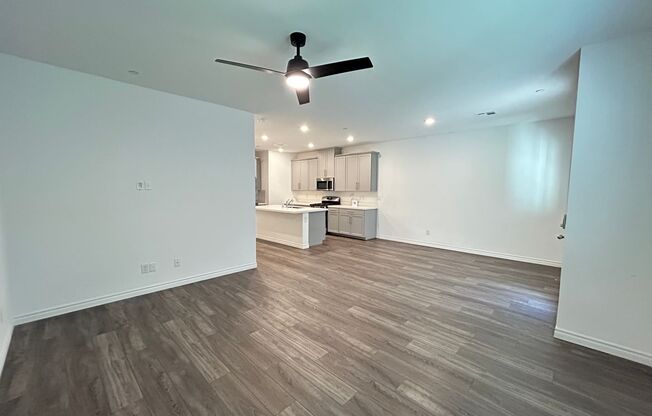 3 beds, 2.5 baths, $2,595, Unit # 1070