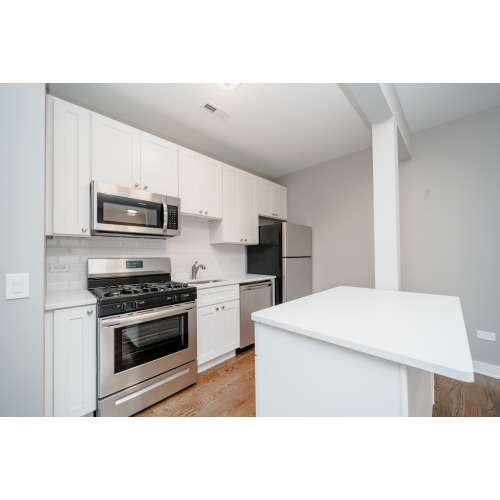 1838 W 21 PL