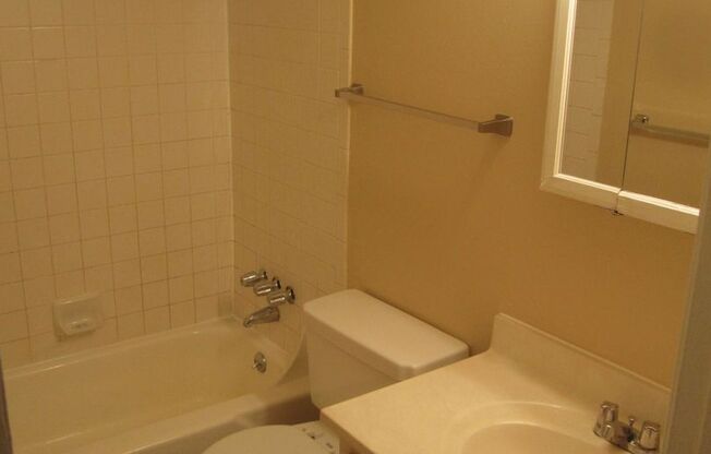 2 beds, 1 bath, 740 sqft, $1,295, Unit 1841 JA