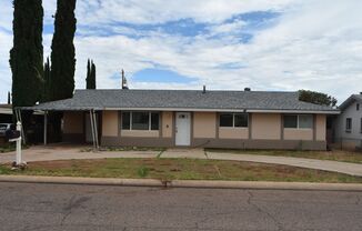 Fabulous Home Close to everything you'll Need in Sierra Vista, Az