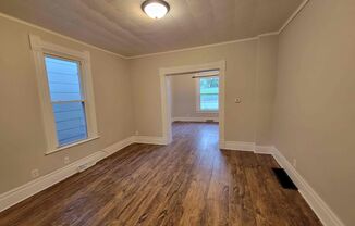 3 beds, 1 bath, $900