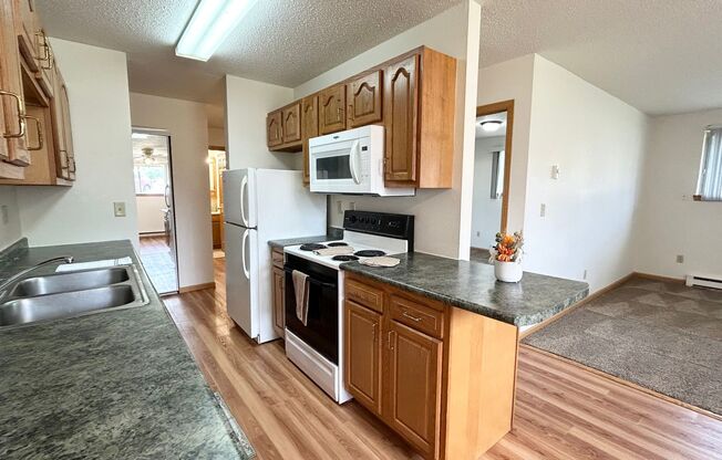 2 beds, 1 bath, 790 sqft, $770, Unit 2502-105