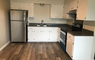 2 beds, 1 bath, 760 sqft, $1,100, Unit 28