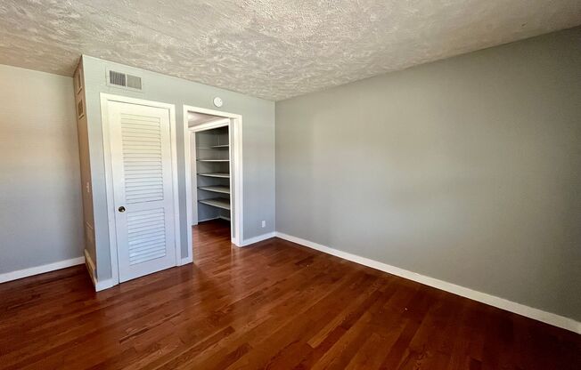 Boyd Street 4822-4826 Sahler