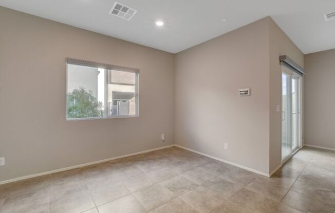 Don't miss this Top Notch 4 Bedroom, Beautiful Home in Aliante!