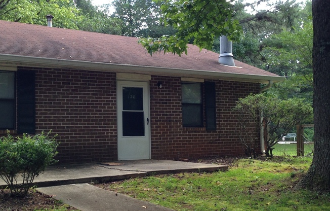 2 BR 1 BA Eastside Duplex!