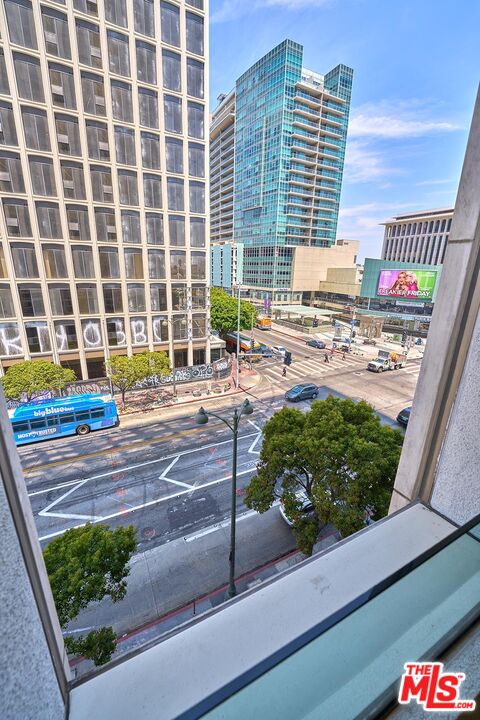 2 beds, 2 baths, 1,010 sqft, $3,050, Unit 404