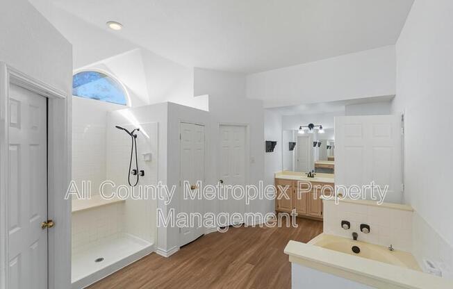2313 LORETTA LN