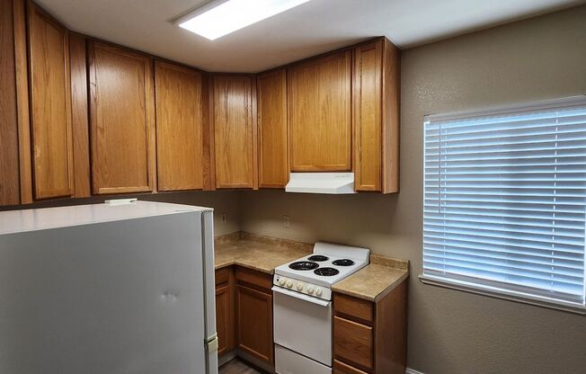 Studio, 1 bath, 320 sqft, $895, Unit D105