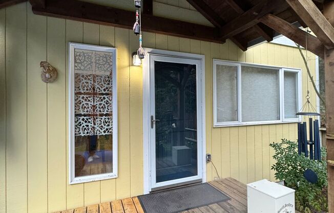 Spacious 4-Bedroom Home on Bainbridge Island