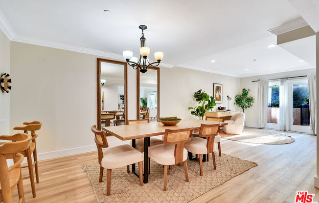 118 S Clark Drive