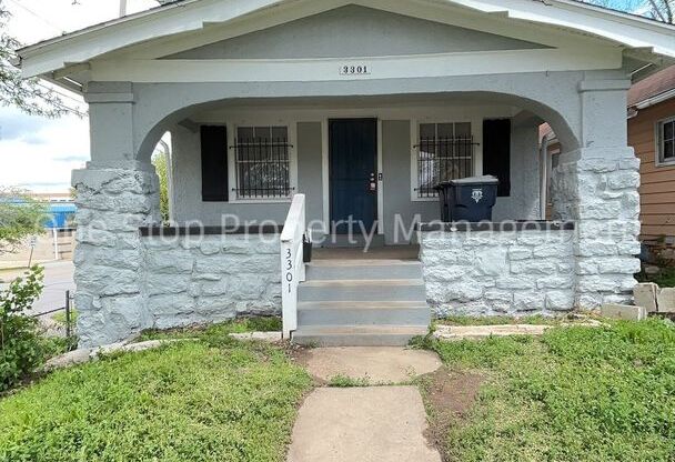 Beautiful 3 Bedroom 1.5 Bathroom Home in Kansas City!