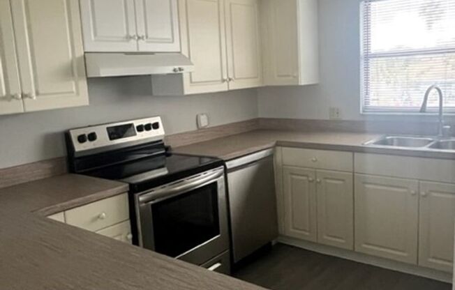 2 beds, 2 baths, $1,900