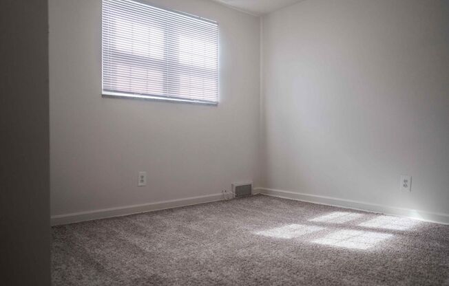 3 beds, 1 bath, 1,170 sqft, $1,450, Unit E111