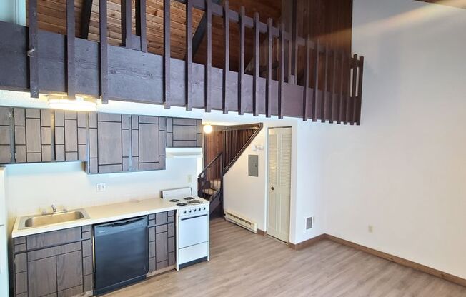 1 bed, 1 bath, 450 sqft, $995, Unit 19