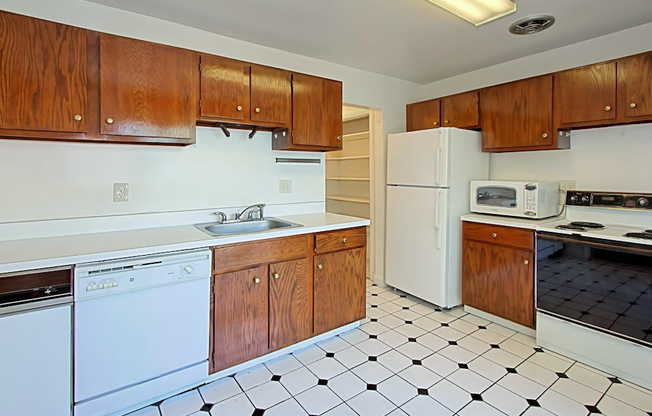 3 beds, 2.5 baths, 1,400 sqft, $3,750, Unit 1