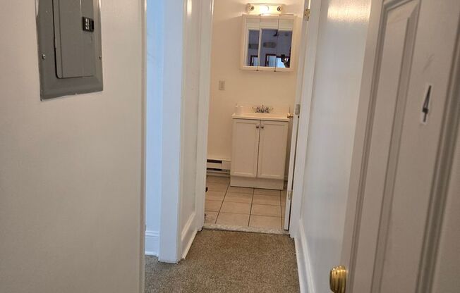 1 bed, 1 bath, 500 sqft, $1,200, Unit Unit 4