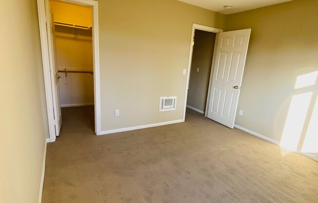 1 bed, 1 bath, $1,950, Unit UNIT 44