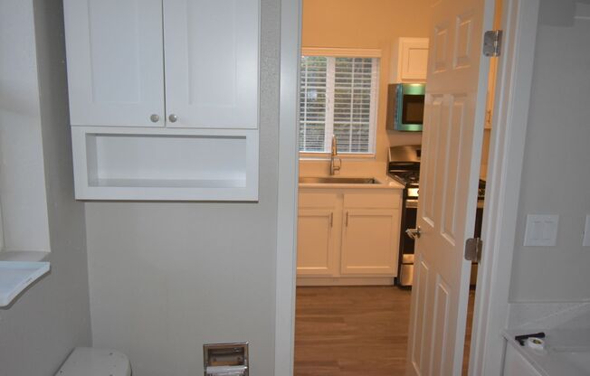 Studio, 1 bath, 500 sqft, $1,250, Unit Unit 6