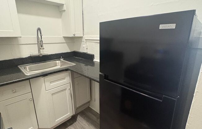 Studio, 1 bath, 200 sqft, $1,199, Unit 206