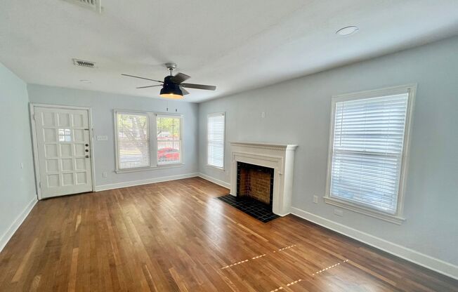 AMAZING 2 Bedroom / 1 Bath Home!
