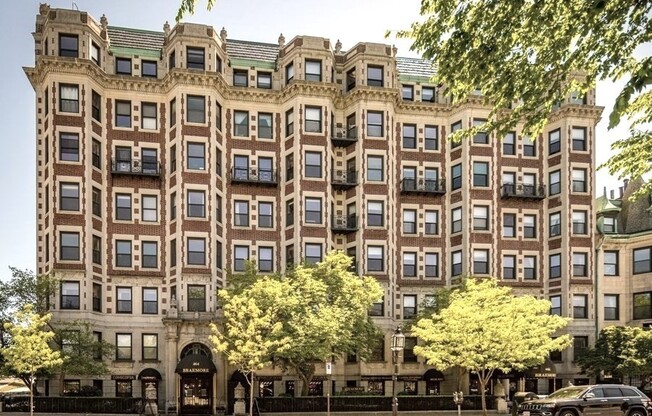 1 bed, 1 bath, 725 sqft, $3,000, Unit 44