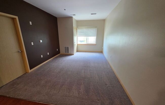 1 bed, 1 bath, 735 sqft, $1,175, Unit 209