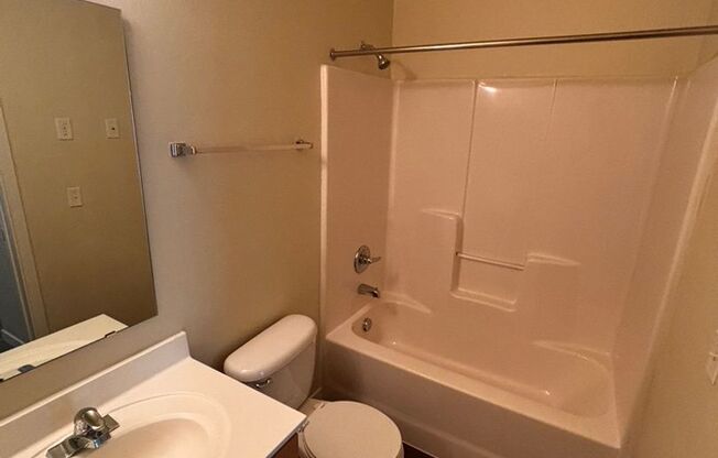 2 beds, 2 baths, $1,660, Unit 408