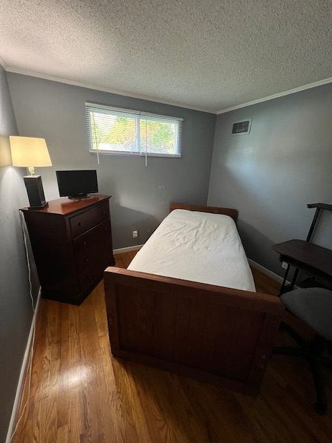 240 GREENAWAY DR