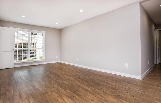 Home - Riva Apartments - Dunwoody, GA