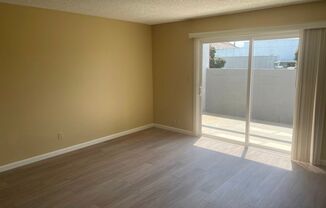 5 Sea Breeze Townhome Apartments (Venture)