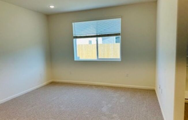 $2,600 Armstrong & Olive, 4 Bed - E Weathermaker Ave, Fresno - New Build, Solar & Quartz