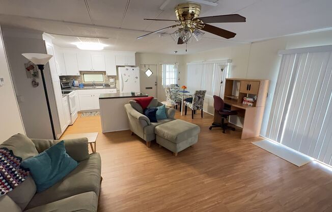 Beautiful 2 bedroom 2 bath mobile home for rent in 55+ community in south Tampa