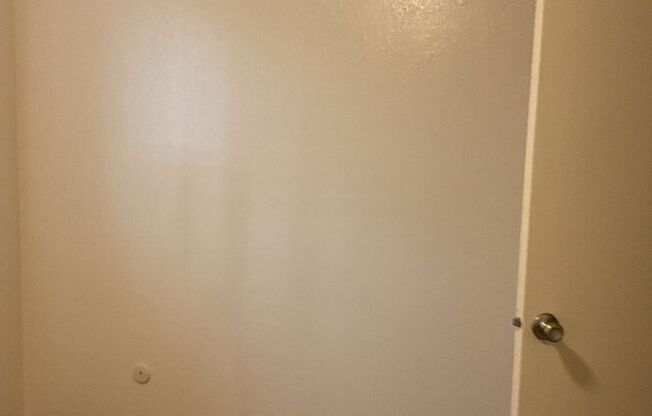 2 beds, 1 bath, 968 sqft, $1,345, Unit 1632-139