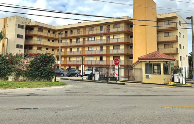 9915 w ockeechobee
