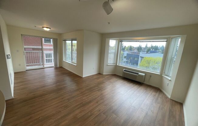 1 bed, 1 bath, 761 sqft, $1,995, Unit #205