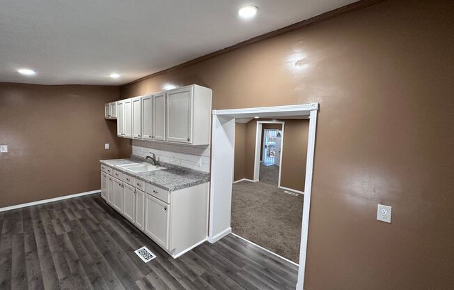 3 beds, 1 bath, $1,300