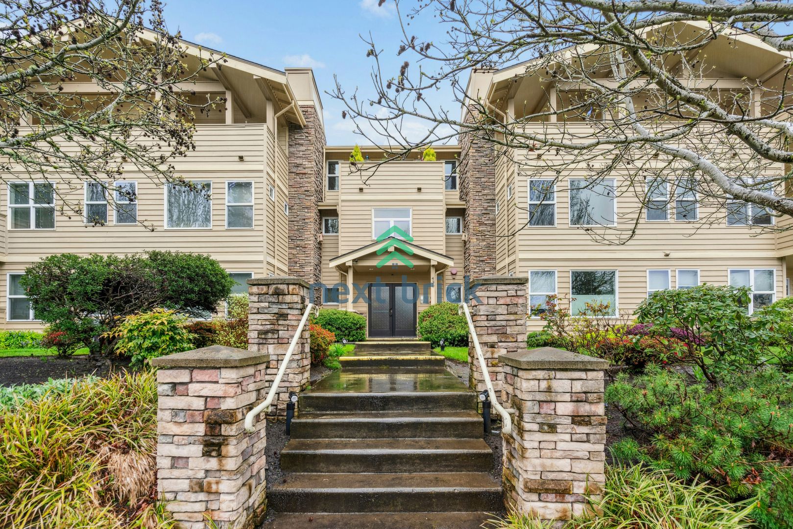 Beautiful 2 bedrooms and 2 bathrooms Condo Ready for Rent !