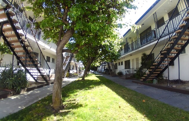 1BR Lifestyle Launchpad: Glendale’s Buzz + DTLA’s Edge