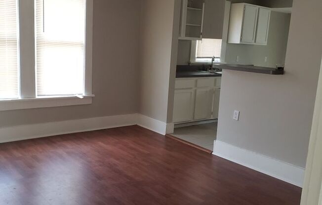 3 beds, 1 bath, $1,095