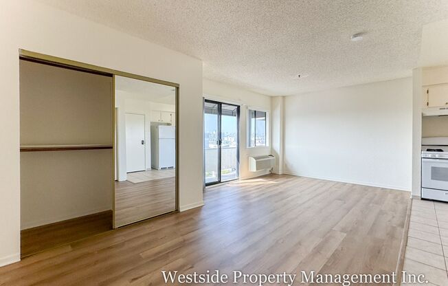 Studio, 1 bath, 350 sqft, $1,975, Unit 403