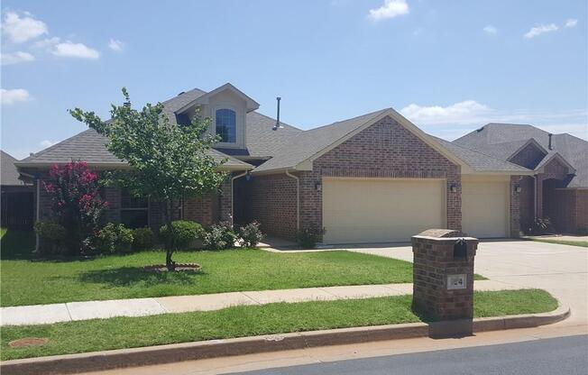 Edmond (3) Bed/(2) Bath in Gated Community! Avail NOW!