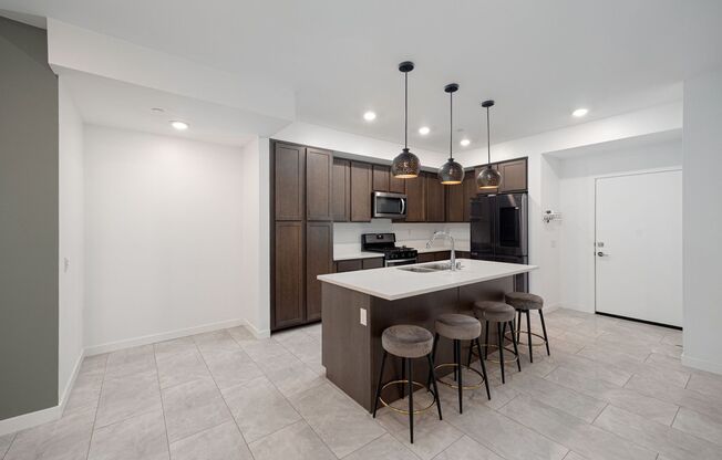 Perfectly located 4-bedroom townhouse in close proximity to Otay Ranch Mall!