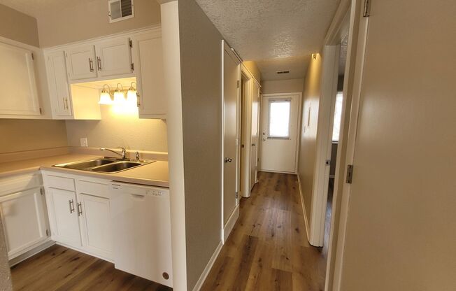 1 bed, 1 bath, $749, Unit 815-11