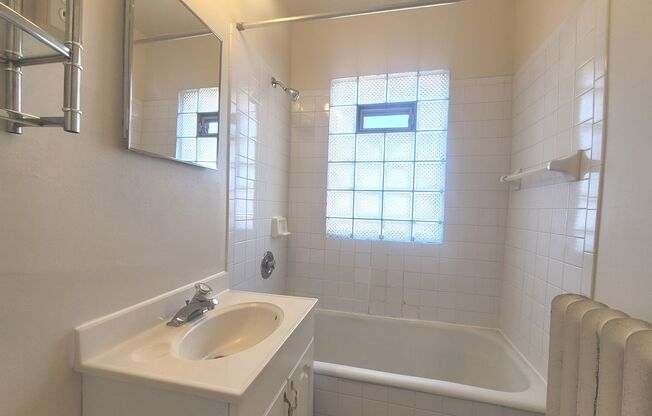 Studio, 1 bath, $895, Unit 39
