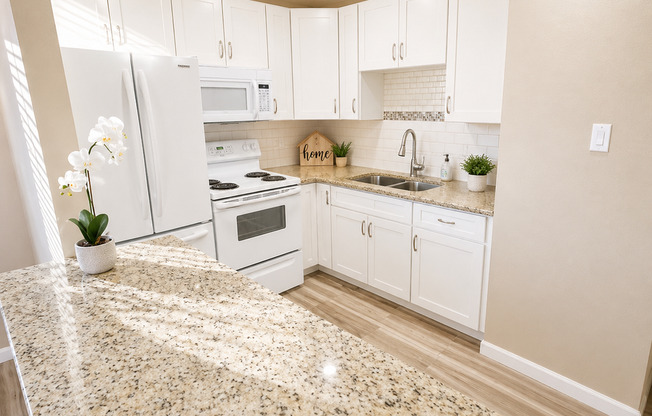 Charming 1-Bedroom Condo Near the Beach – 2501 Harn Blvd #H27, Clearwater, FL