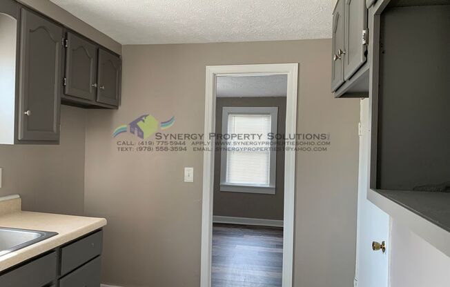 3 beds, 1 bath, $895, Unit Richland