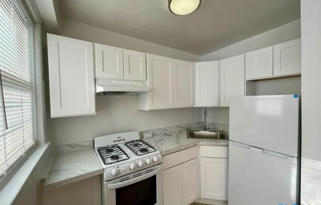 Studio, 1 bath, 350 sqft, $1,650, Unit 9E