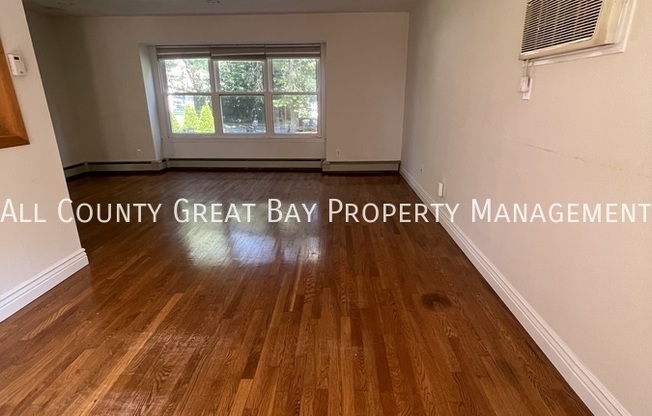 4 Williamsburgh Ln